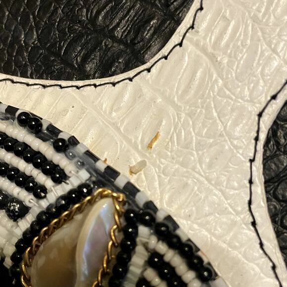 Mary Frances Retro Black & White Frame Bag - Picture 10 of 13